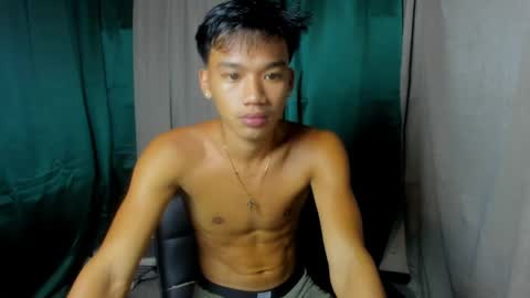 Snapshot of den_cummers chatting on 06-07-26, 01:59 den_cummers online show from 06-07-26, 01:59