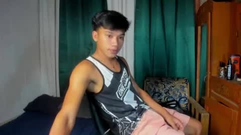 Snapshot of den_cummers chatting on 07-26-26, 02:57 den_cummers online show from 07-26-26, 02:57