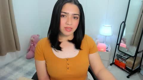 Snapshot of dencyleander chatting on 11-08-25, 10:48 Demi online show from 11-08-25, 10:48