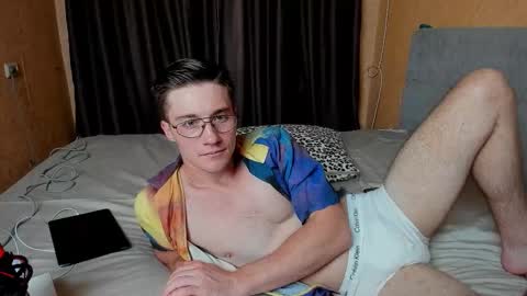 Snapshot of deni_boy99 chatting on 09-17-25, 06:31 Deni online show from 09-17-25, 06:31