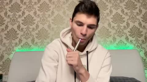 Snapshot of denlover chatting on 12-09-24, 11:04 Den online show from 12-09-24, 11:04