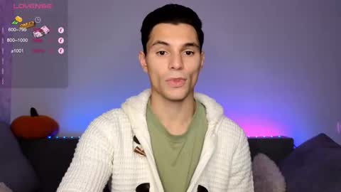 Snapshot of denlover chatting on 10-07-25, 08:33 Den online show from 10-07-25, 08:33