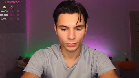 Snapshot of denlover chatting on 10-20-25, 04:02 Den online show from 10-20-25, 04:02