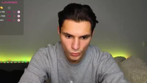 Snapshot of denlover chatting on 10-28-25, 08:40 Den online show from 10-28-25, 08:40