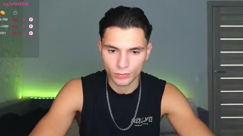 Snapshot of denlover chatting on 10-29-25, 09:00 Den online show from 10-29-25, 09:00