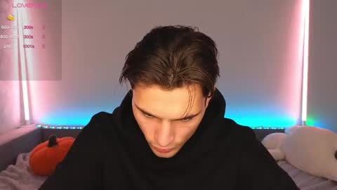 Snapshot of denlover chatting on 11-25-25, 11:21 Den online show from 11-25-25, 11:21