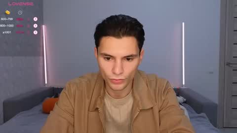 Snapshot of denlover chatting on 11-27-25, 09:22 Den online show from 11-27-25, 09:22