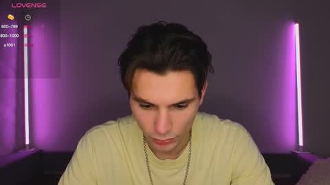 Snapshot of denlover chatting on 01-06-26, 10:19 Den online show from 01-06-26, 10:19