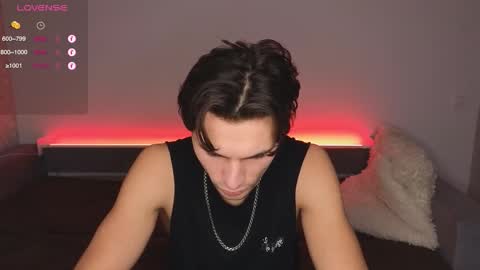 Snapshot of denlover chatting on 02-08-26, 01:47 Den online show from 02-08-26, 01:47