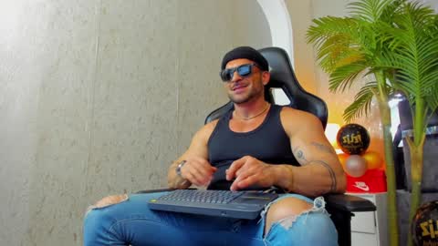 dennis_cox_ online show from 01-22-25, 06:52