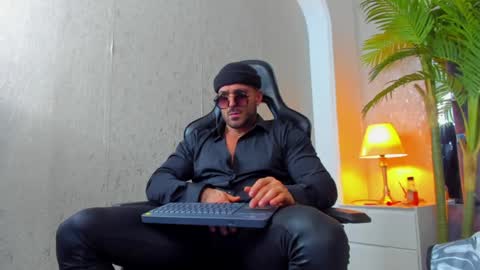 dennis_cox_ online show from 01-26-25, 03:14