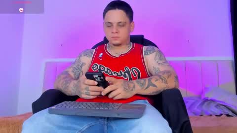 dennis munera online show from 09-22-25, 11:01