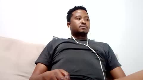 Snapshot of dentzo chatting on 10-10-25, 11:15 mastER blACK online show from 10-10-25, 11:15