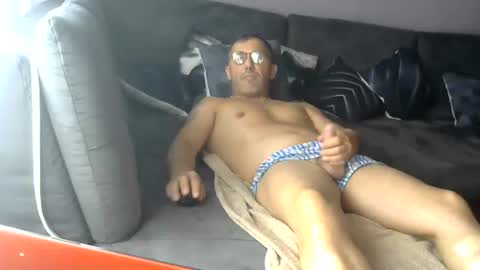 Erick online show from 08-04-26, 03:36