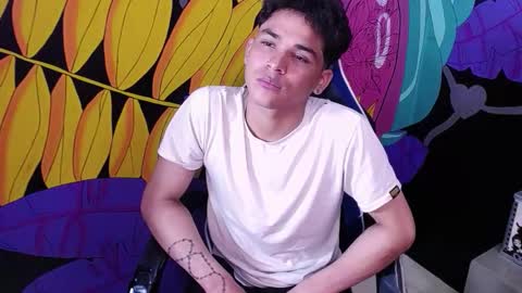 Snapshot of denverr___ chatting on 11-24-25, 12:49 Denverr online show from 11-24-25, 12:49