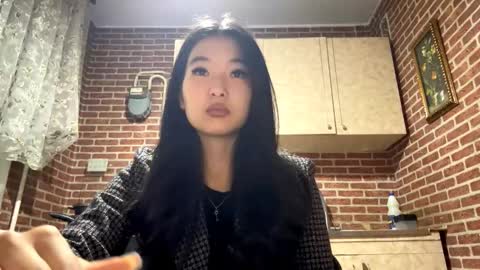 Snapshot of denysebernacchi chatting on 10-30-25, 12:17 Emma online show from 10-30-25, 12:17