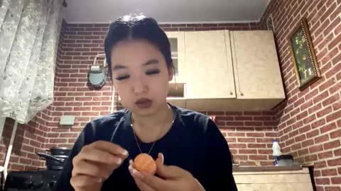 Snapshot of denysebernacchi chatting on 11-04-25, 12:59 Emma online show from 11-04-25, 12:59