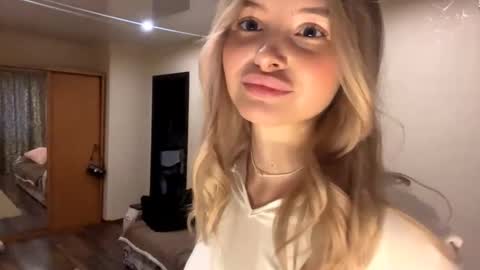 Vi  Victoria online show from 10-24-25, 02:24