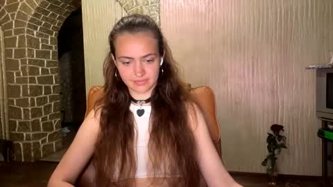 Snapshot of deonnamitcheltree chatting on 06-11-26, 12:32 Eva online show from 06-11-26, 12:32