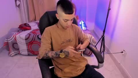 Snapshot of dereck_boyy_ chatting on 05-11-26, 03:56 Dereck Boy online show from 05-11-26, 03:56