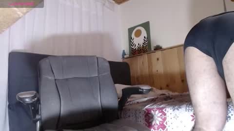 Snapshot of dereck_mills3 chatting on 02-08-26, 02:37 Dereck Mills3 online show from 02-08-26, 02:37