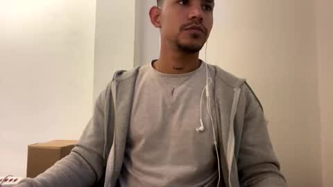 Snapshot of dereck_myers chatting on 03-07-26, 08:50 Dereck Myers online show from 03-07-26, 08:50