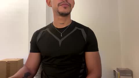 Snapshot of dereck_myers chatting on 03-14-26, 08:58 Dereck Myers online show from 03-14-26, 08:58