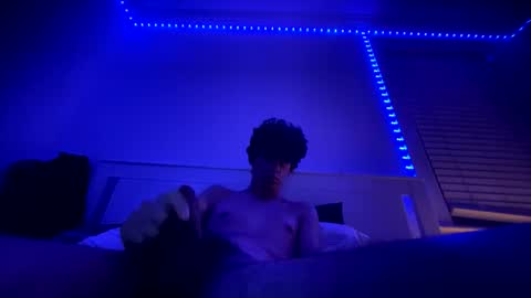 Snapshot of derek9169 chatting on 11-18-25, 06:07 derek9169 online show from 11-18-25, 06:07