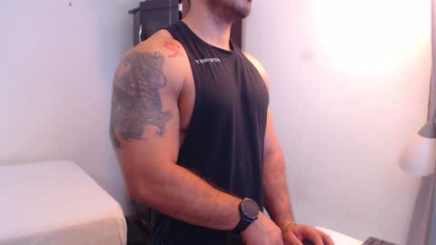 Snapshot of derek_group chatting on 12-19-24, 01:28 Derek online show from 12-19-24, 01:28