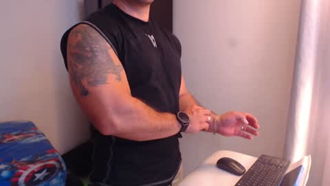 Snapshot of derek_group chatting on 01-08-25, 10:48 Derek online show from 01-08-25, 10:48