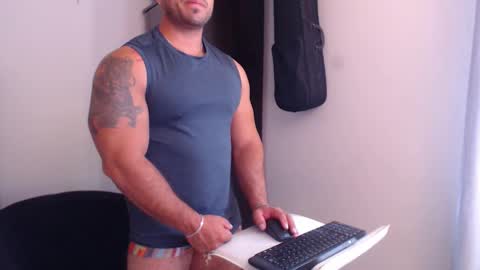 Snapshot of derek_group chatting on 09-12-25, 03:12 Derek online show from 09-12-25, 03:12