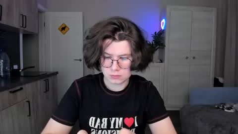 Derek online show from 06-14-26, 08:33