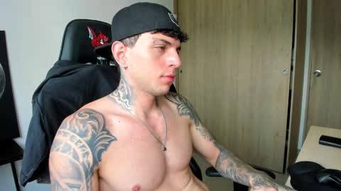 derekmuller11 online show from 04-25-26, 02:14