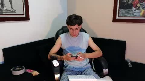 Snapshot of derekswan chatting on 06-15-26, 01:41 Derek online show from 06-15-26, 01:41