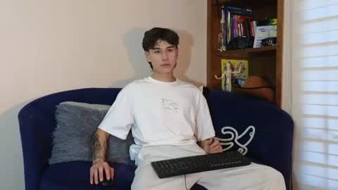 Snapshot of derekswan chatting on 06-26-26, 10:58 Derek online show from 06-26-26, 10:58