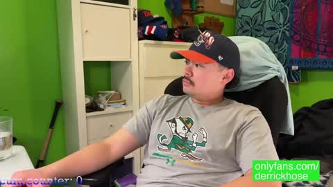 Snapshot of derrick_hose chatting on 01-21-25, 01:50 Derrick Hose online show from 01-21-25, 01:50