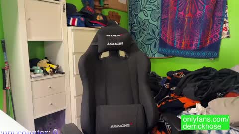 Snapshot of derrick_hose chatting on 03-02-25, 03:13 Derrick Hose online show from 03-02-25, 03:13