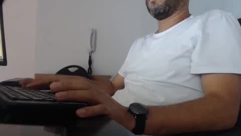 Snapshot of derrik_ chatting on 12-04-24, 12:58     online show from 12-04-24, 12:58