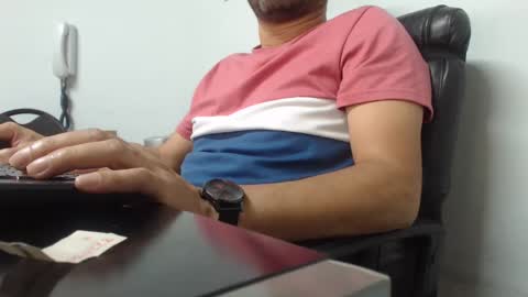 Snapshot of derrik_ chatting on 12-17-24, 10:12     online show from 12-17-24, 10:12