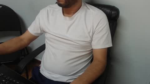 Snapshot of derrik_ chatting on 03-02-25, 11:18     online show from 03-02-25, 11:18