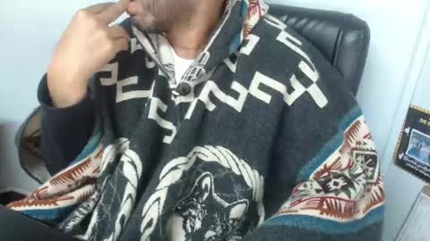 Snapshot of derrik_ chatting on 10-01-25, 03:45     online show from 10-01-25, 03:45