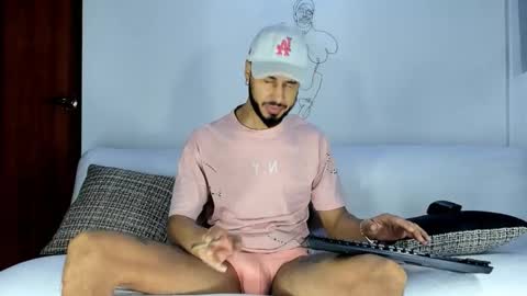 Snapshot of derrymaster chatting on 01-10-26, 01:51 JhimyMaster online show from 01-10-26, 01:51