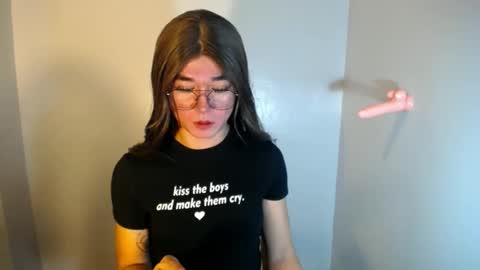 Snapshot of desirable_lorinexx chatting on 12-20-24, 03:53 LORINE online show from 12-20-24, 03:53