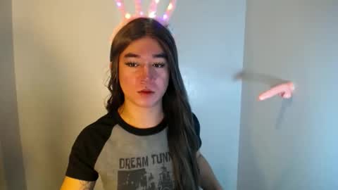 Snapshot of desirable_lorinexx chatting on 12-24-24, 09:17 LORINE online show from 12-24-24, 09:17
