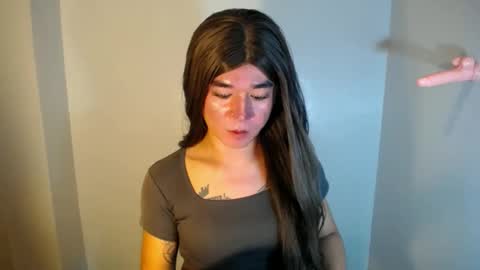 Snapshot of desirable_lorinexx chatting on 12-26-24, 02:27 LORINE online show from 12-26-24, 02:27