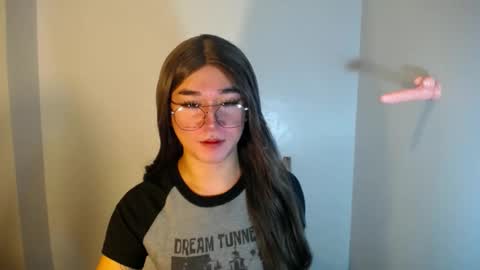 Snapshot of desirable_lorinexx chatting on 12-31-24, 10:01 LORINE online show from 12-31-24, 10:01