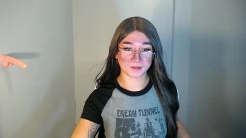 Snapshot of desirable_lorinexx chatting on 01-03-25, 11:44 LORINE online show from 01-03-25, 11:44