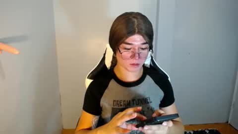 Snapshot of desirable_lorinexx chatting on 01-08-25, 09:23 LORINE online show from 01-08-25, 09:23