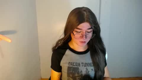 Snapshot of desirable_lorinexx chatting on 01-11-25, 09:04 LORINE online show from 01-11-25, 09:04