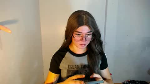 Snapshot of desirable_lorinexx chatting on 01-11-25, 11:02 LORINE online show from 01-11-25, 11:02
